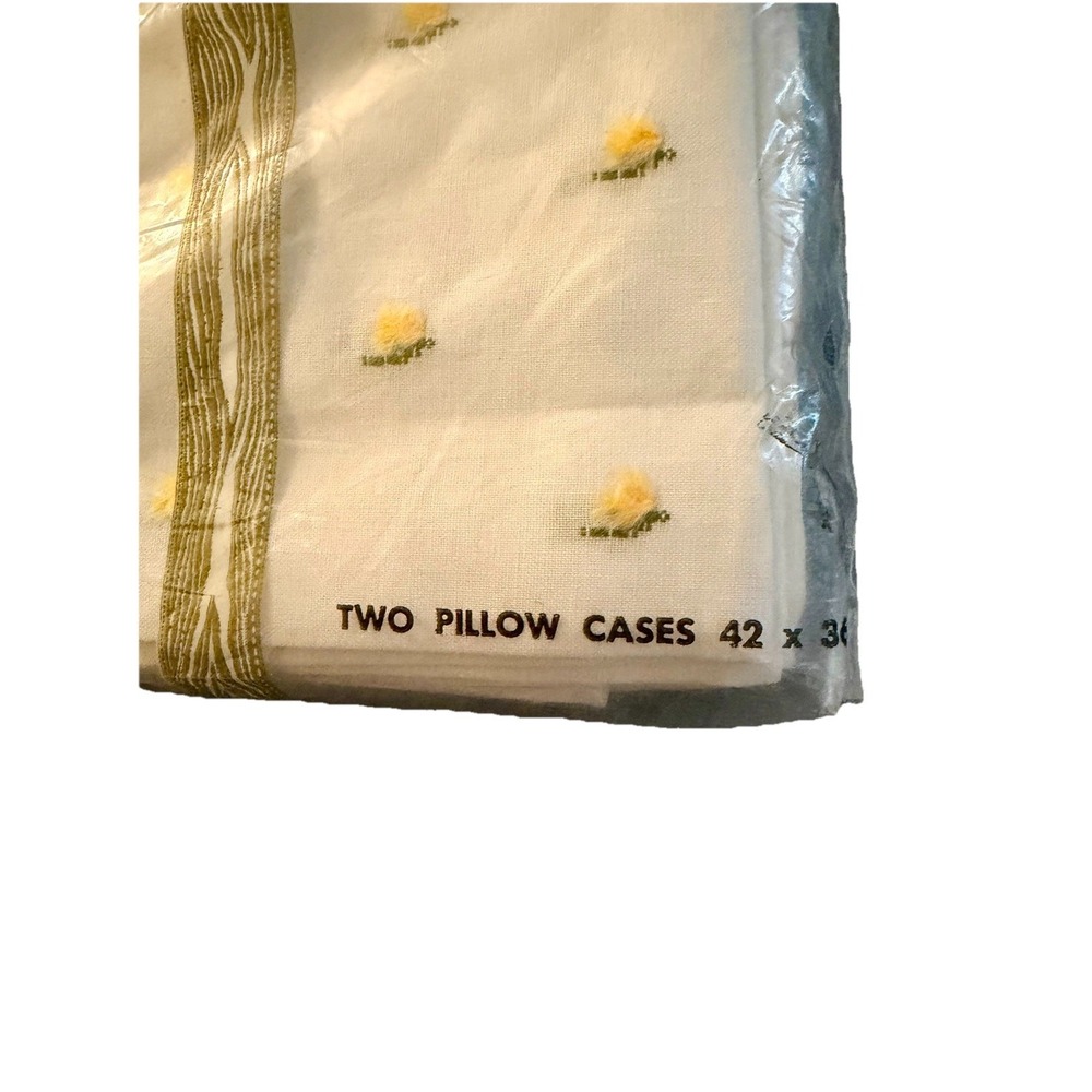 Vintage Dan River Fine Muslin All Cotton 2 Pillowcases 42x36" Yellow Floral‎ NOS - Picture 4 of 4